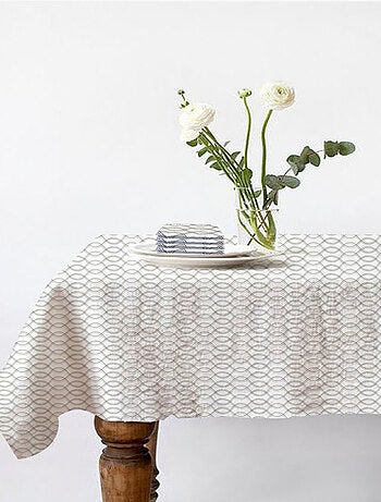 Future Home - Lot nappe rectangle + 4 serviettes de table déperlante géométrique