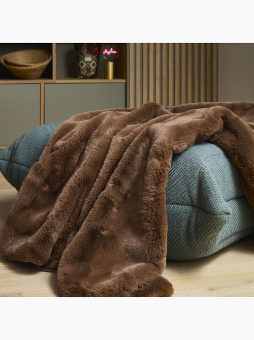 Future Home - Plaid fausse fourrure 130x150 cm - Kiabi Future Home - Plaid fausse fourrure 130x150 cm - Kiabi