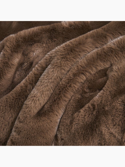 Future Home - Plaid fausse fourrure 130x150 cm - Kiabi Future Home - Plaid fausse fourrure 130x150 cm - Kiabi