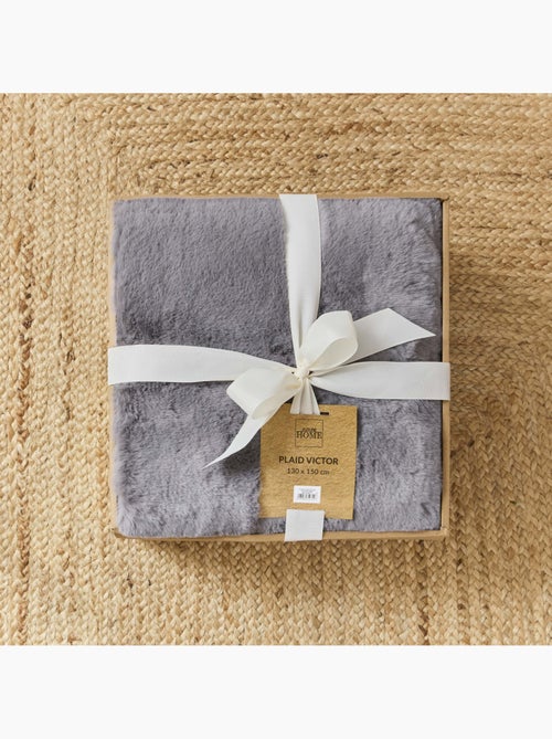 Future Home - Plaid fausse fourrure 150x200 cm - Kiabi Future Home - Plaid fausse fourrure 150x200 cm - Kiabi