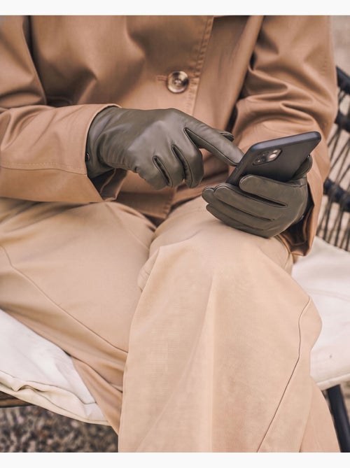 Gants tactiles en cuir d'agneau - doublés micro fausse fourrure femme - Kiabi Gants tactiles en cuir d'agneau - doublés micro fausse fourrure femme - Kiabi