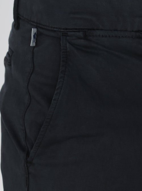 Gentleman Farmer - Pantalon chino coupe regular en coton POWEL - Kiabi Gentleman Farmer - Pantalon chino coupe regular en coton POWEL - Kiabi
