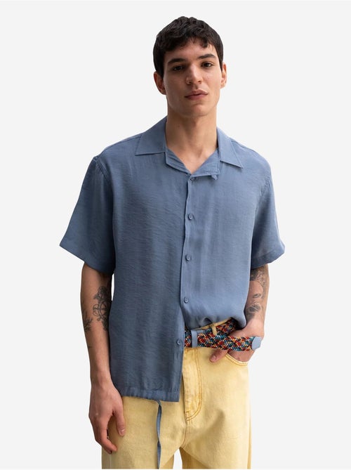 Giesto chemise en crêpe avec détail noué coupe décontractée pour homme - Kiabi Giesto chemise en crêpe avec détail noué coupe décontractée pour homme - Kiabi