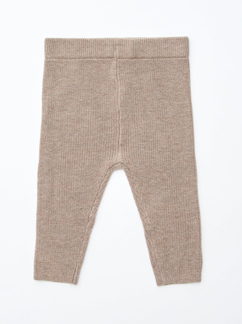 GIFTBOX brassière + pantalon + chaussettes + bonnet + bavoir Beige - Kiabi