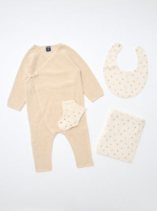 GIFTBOX Combinaison + chaussette + lange + bavoir