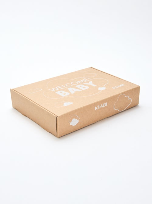 GIFTBOX Combinaison + chaussette + lange + bavoir - Kiabi