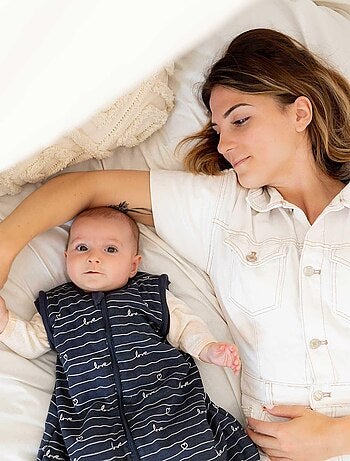 Gigoteuse avec manches amovibles