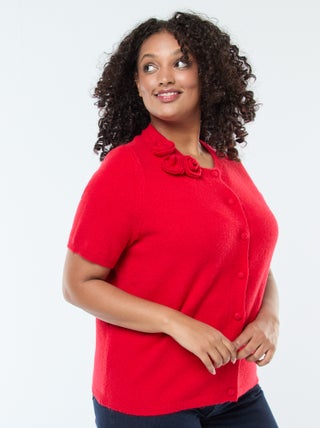 Gilet à manches manches courtes avec broderies fleurs à l'épaule