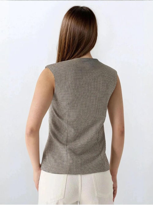 Gilet ajusté à carreaux et col ras du cou - Kiabi Gilet ajusté à carreaux et col ras du cou - Kiabi
