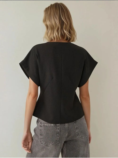Gilet ajusté à col en V et épaules dénudées - Kiabi Gilet ajusté à col en V et épaules dénudées - Kiabi