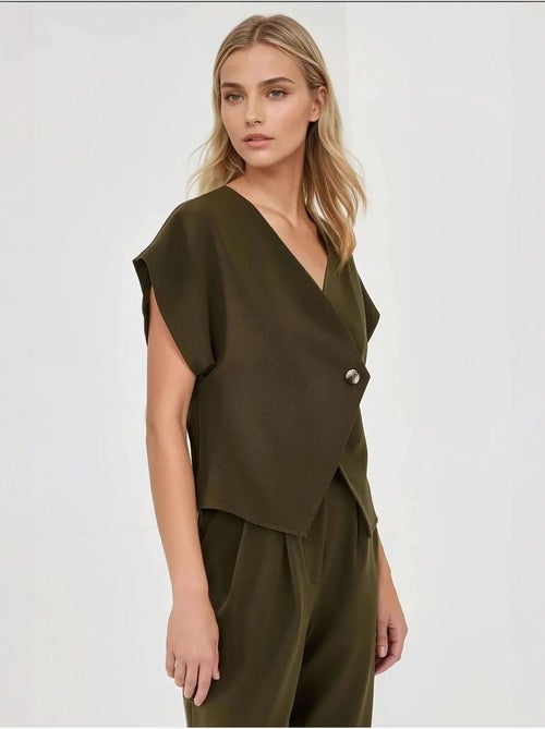 Gilet ajusté à col en V - Kiabi Gilet ajusté à col en V - Kiabi