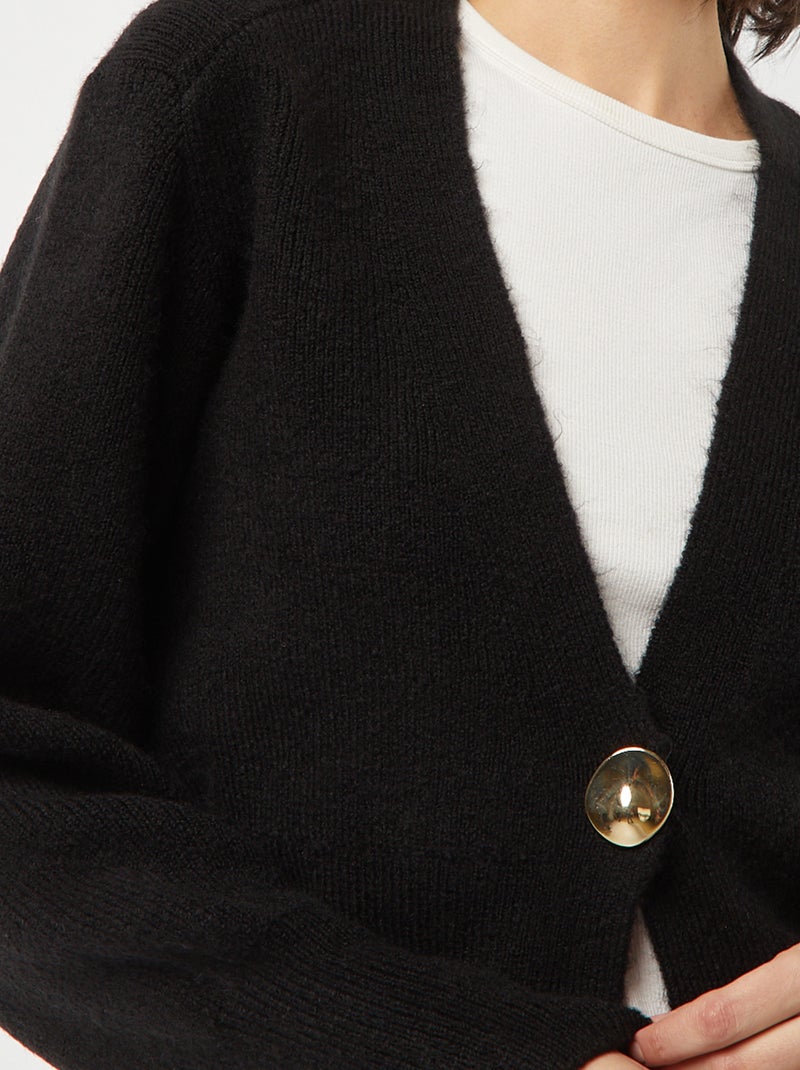Crop Top Zara En Tricot Noir Avec Bijou Et Bouton Doré – Taille S