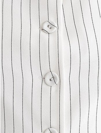 Gilet boutonné à col rond rayé