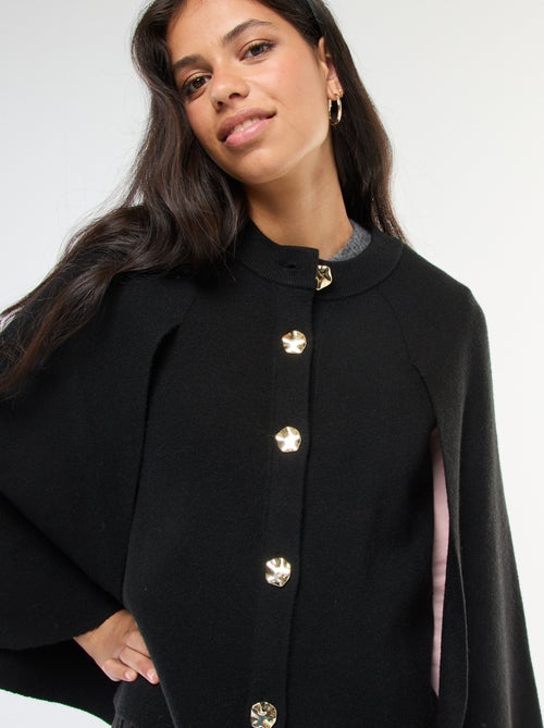 Gilet cape avec boutons dorés - Kiabi