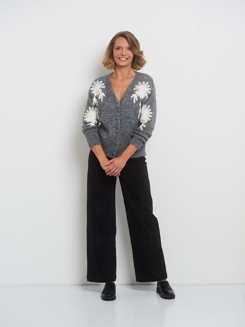 Gilet chaud col V applications fleurs Gris - Kiabi