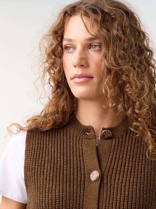 Gilet col rond en maille grosse jauge sans manches - Kiabi Gilet col rond en maille grosse jauge sans manches - Kiabi