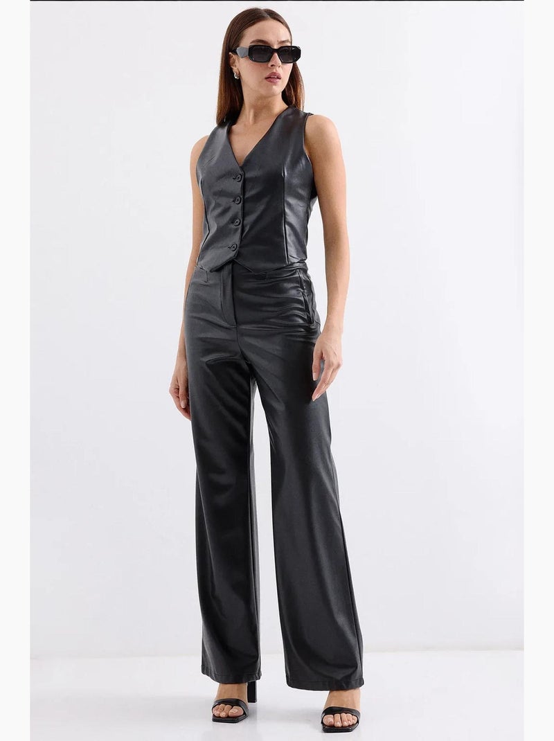Gilet court boutonné à col en v en similicuir bdart Noir - Kiabi