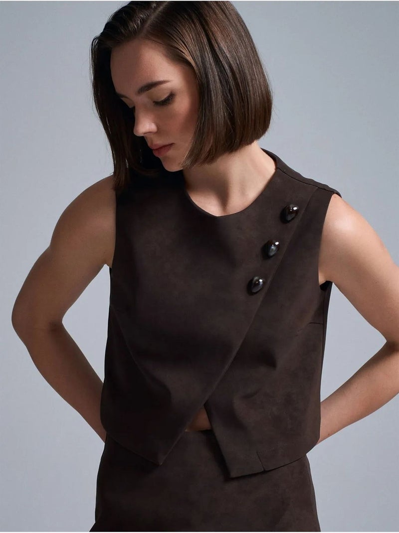 Gilet court en simili cuir à boutons dilvin Marron chocolat - Kiabi