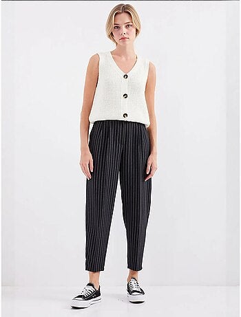 Gilet court en tricot boutonné bdart