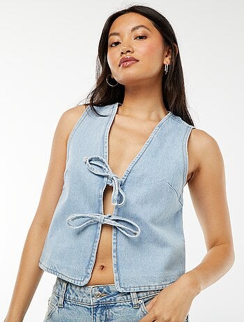 Gilet denim sans manches ouverture nouée