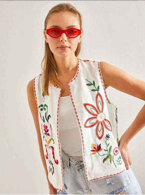 Gilet doublé avec broderies bianco lucci - Kiabi Gilet doublé avec broderies bianco lucci - Kiabi