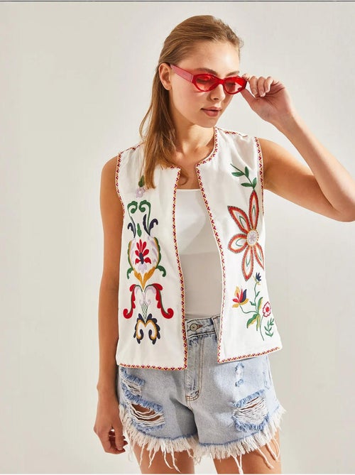 Gilet doublé avec broderies bianco lucci - Kiabi Gilet doublé avec broderies bianco lucci - Kiabi