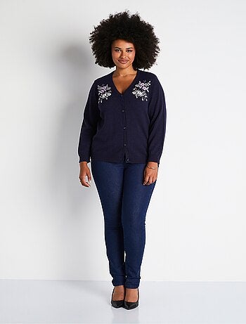 Gilet doux uni col V boutonné court brodé