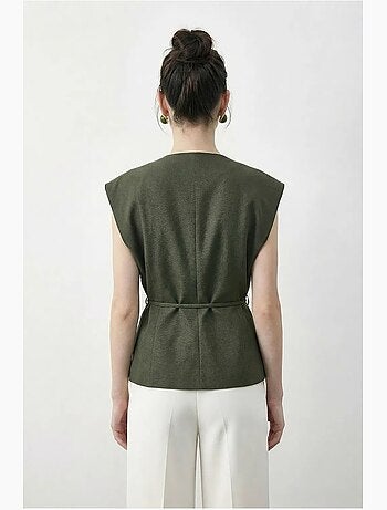 Gilet en crêpe à col en v ceinturé lucci