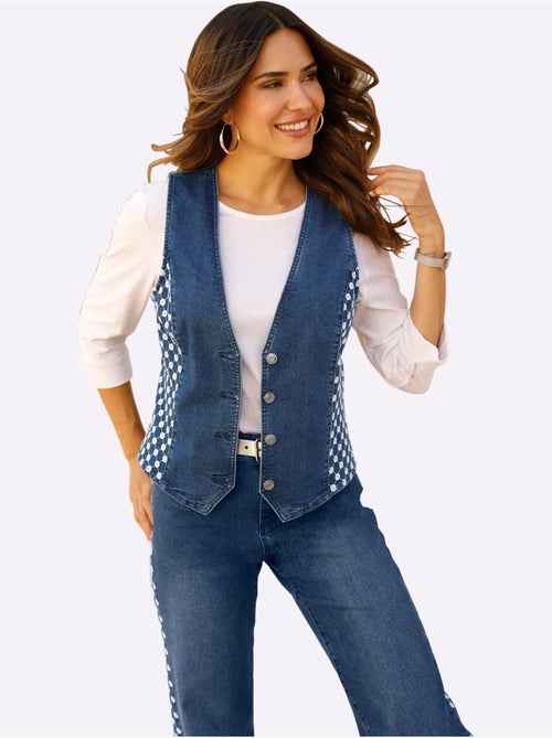 Gilet en jean à encolure en V et boutons avec broderie ajourée - Taille standard - Moda Vilona - Kiabi Gilet en jean à encolure en V et boutons avec broderie ajourée - Taille standard - Moda Vilona - Kiabi