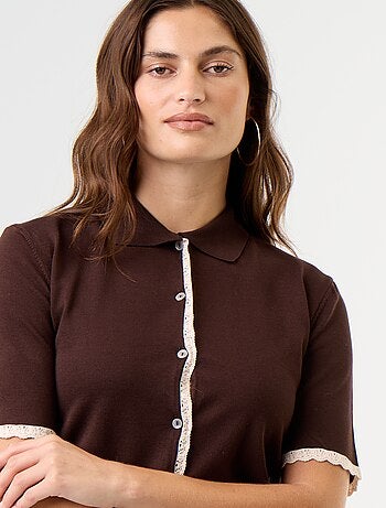 Gilet en maille à manches courtes avec dentelle