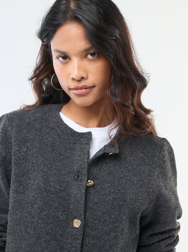 Gilet en maille avec boutons dorés Gris - Kiabi
