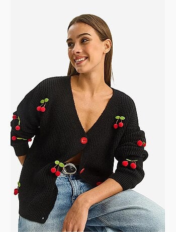 Gilet en maille côtelée à col v avec fermeture boutonnée lucci