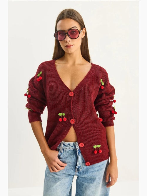 Gilet en maille côtelée à col v avec fermeture boutonnée lucci - Kiabi Gilet en maille côtelée à col v avec fermeture boutonnée lucci - Kiabi