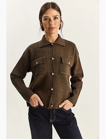 Gilet en maille côtelée avec col polo et fermeture boutonnée lucci