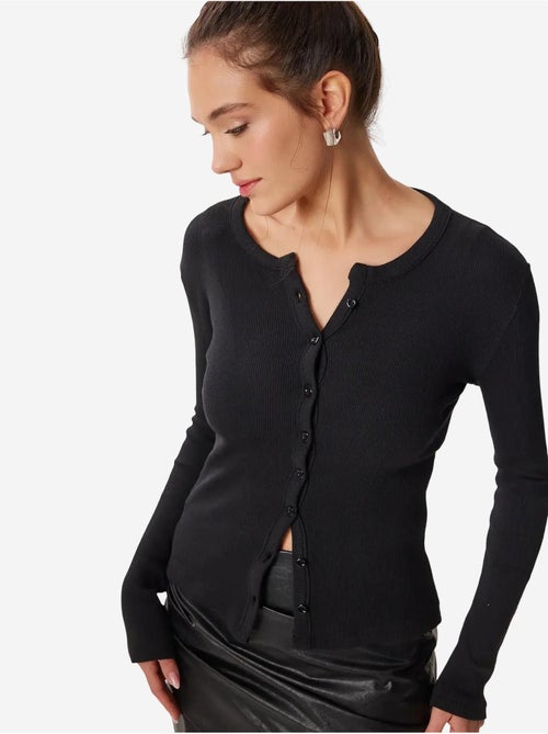 Gilet en maille côtelée coupe ajustée avec fermeture boutonnée istanbul - Kiabi Gilet en maille côtelée coupe ajustée avec fermeture boutonnée istanbul - Kiabi