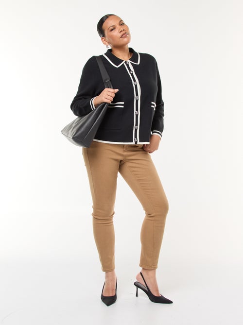 Gilet en maille épaisse avec 2 poches et boutons fantaisies - Kiabi