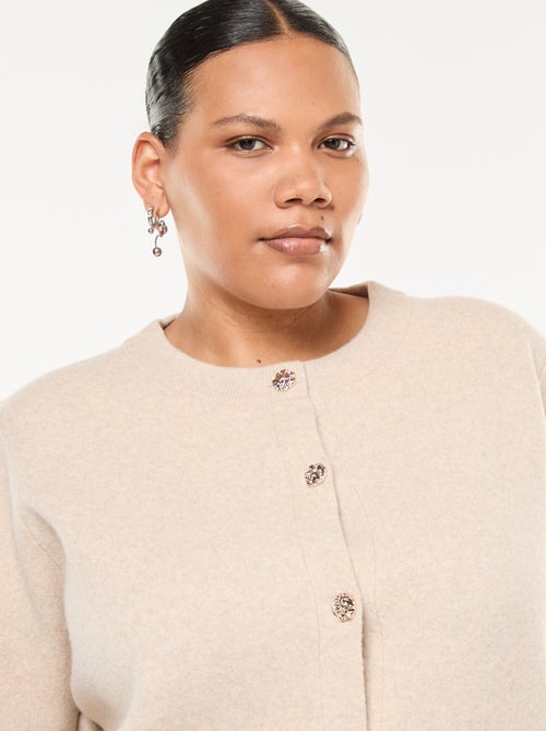 Gilet en maille épaisse avec boutons fantaisies - Kiabi