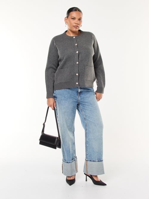 Gilet en maille épaisse avec boutons fantaisies - Kiabi