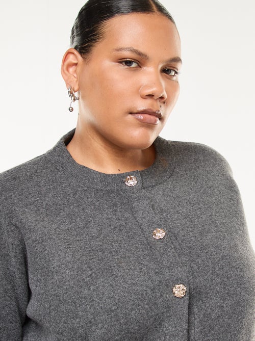 Gilet en maille épaisse avec boutons fantaisies - Kiabi