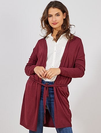 Une maille fine et délicate pour un basique craquant ! - Gilet en maille fine - Ouverture à pans - Manches longues - Ceinture à nouer - Longueur dos : 88 cm environ - Notre mannequin porte une taille M et mesure 1m74