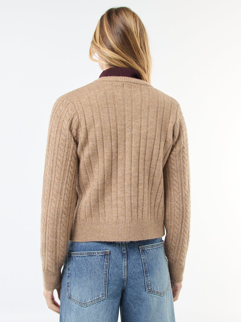 Gilet en maille torsade avec boutonnage doré Beige - Kiabi
