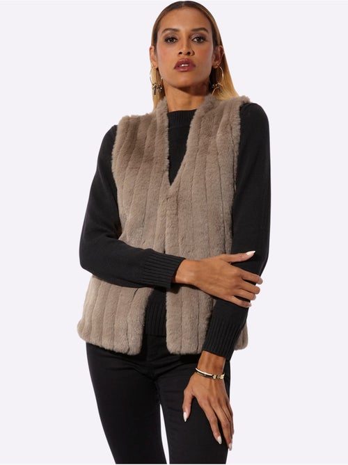 Gilet en tricot imitation fourrure douce - taille standard - helline - Kiabi Gilet en tricot imitation fourrure douce - taille standard - helline - Kiabi
