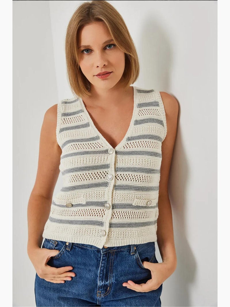 Gilet en tricot rayé à trois boutons et col en v lucci Gris clair - Kiabi