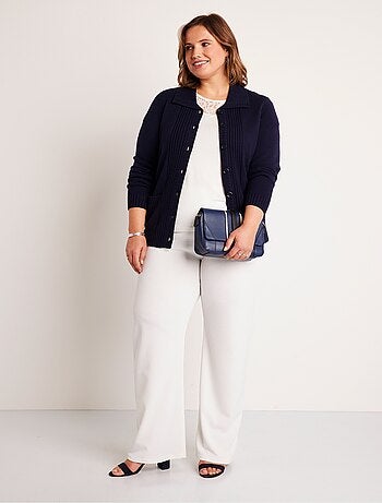 Gilet épais boutonné avec col à pointes