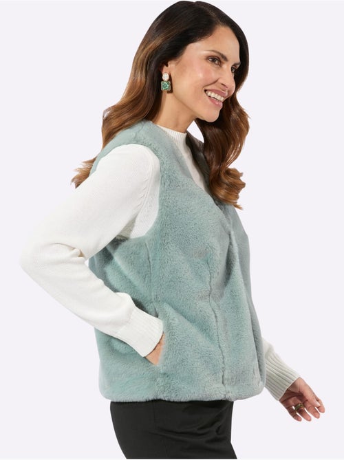 Gilet imitation fourrure coupe courte mode - taille standard - witt - Kiabi Gilet imitation fourrure coupe courte mode - taille standard - witt - Kiabi