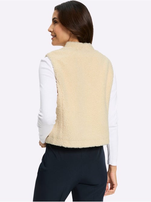 Gilet imitation fourrure fermeture crochet discrète - taille standard - witt - Kiabi Gilet imitation fourrure fermeture crochet discrète - taille standard - witt - Kiabi