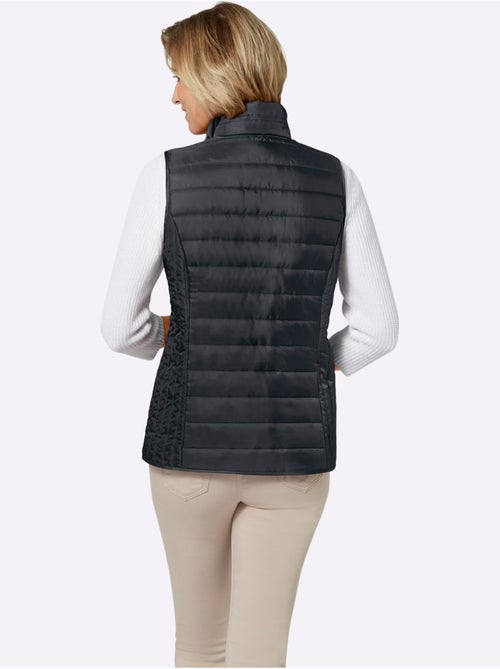 Gilet matelassé col montant avec poches et piquage vertical - taille standard - moda vilona - Kiabi Gilet matelassé col montant avec poches et piquage vertical - taille standard - moda vilona - Kiabi