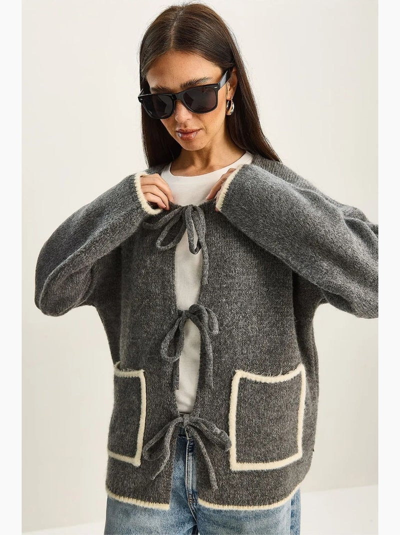 Gilet oversize en maille côtelée avec fermeture à nouer lucci Gris moyen - Kiabi