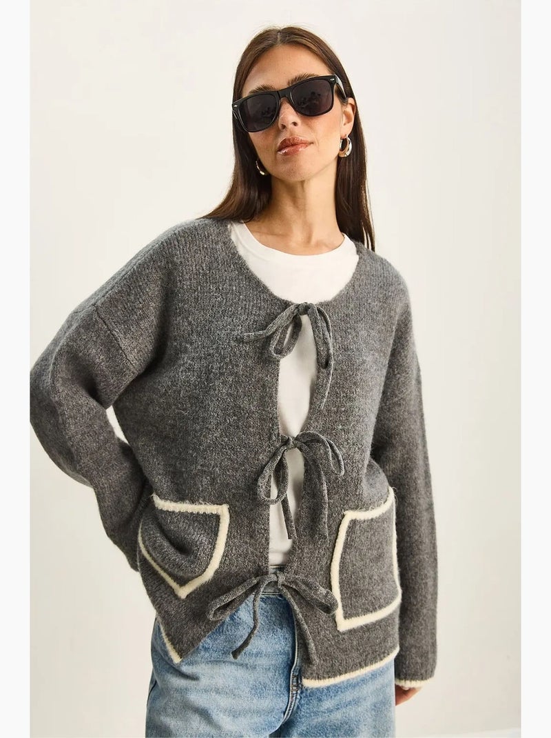 Gilet oversize en maille côtelée avec fermeture à nouer lucci Gris moyen - Kiabi