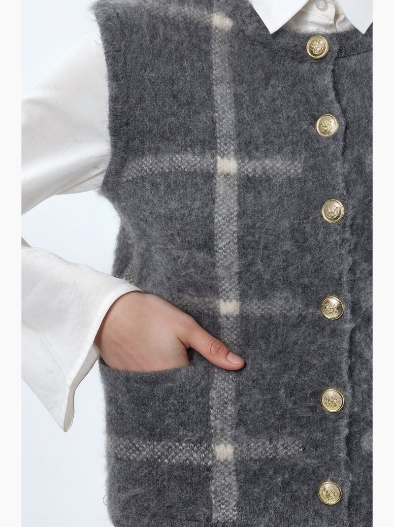 Gilet sans manches à carreaux, col rond et boutons hiccup Gris Noir - Kiabi